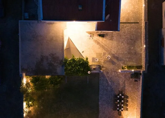 Rokus Villa *