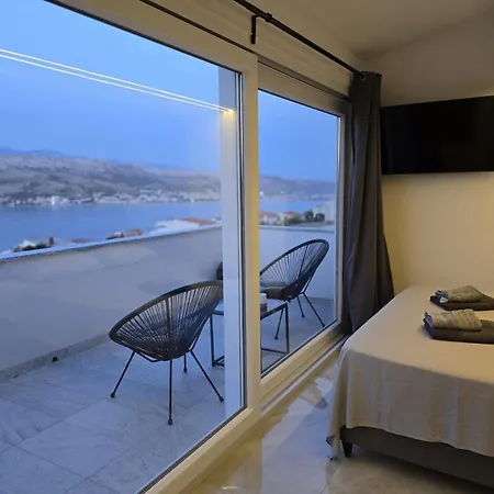 Rokus Villa *